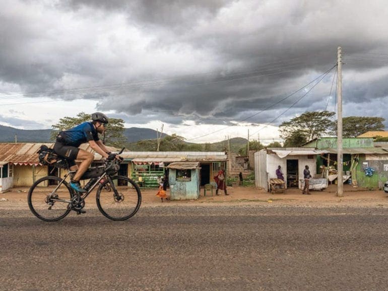 La pandemia amenaza el intento de récord mundial de triatlón