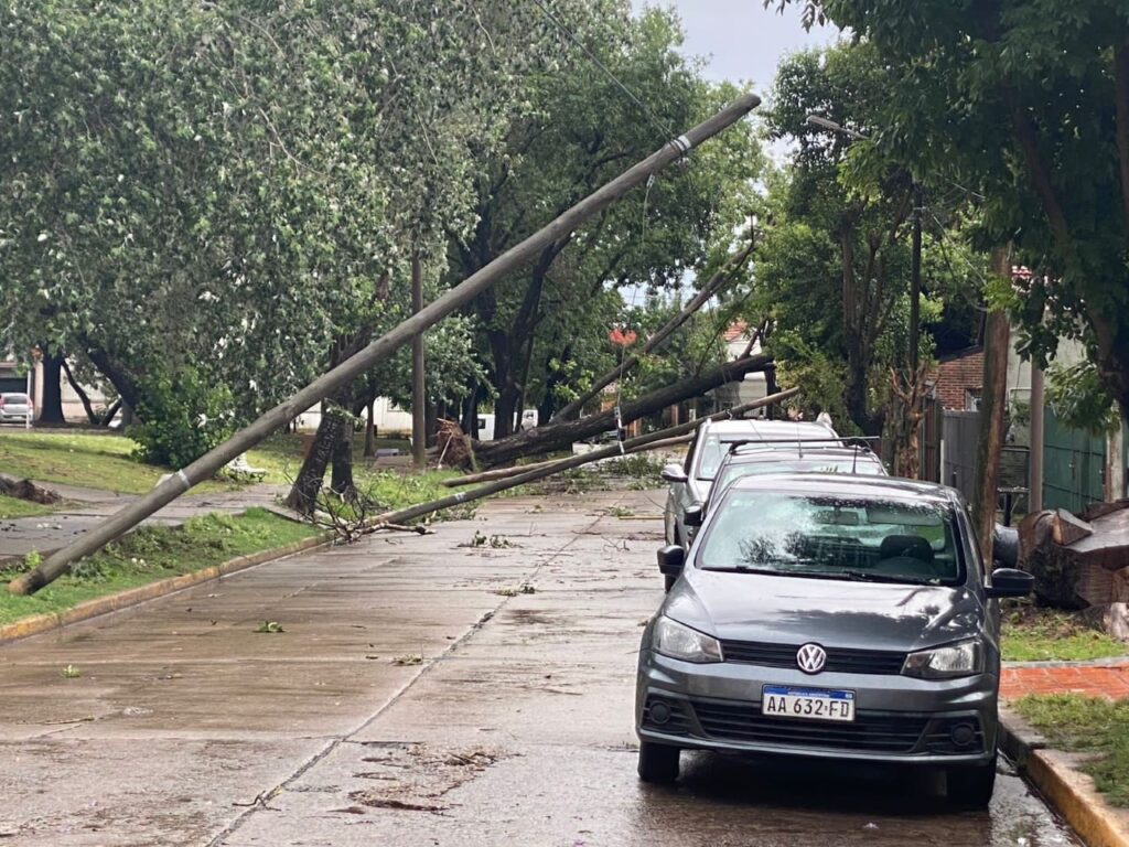 As the displaced family made their way out of Bahia Blanca, they saw uprooted trees, downed power lines, crushed cars, and total destribution. | Photo courtesy of Juan Páez