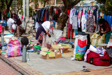The used clothing market in Bogota is a means of livelihood amidst the city's unemployment