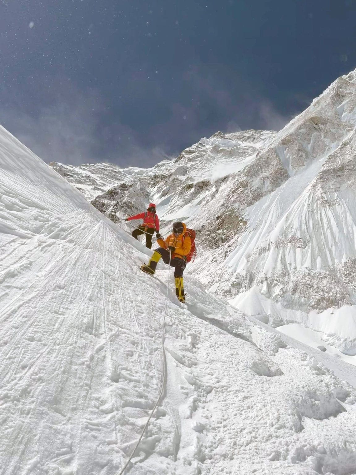 Woman's Everest speed-climb record came after near-death attempt - Orato