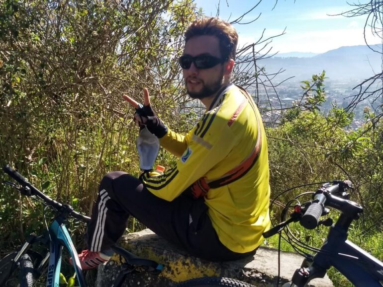Venezuela detiene a un trabajador humanitario colombiano por tener presuntos vínculos con mercenarios, pero su familia lo niega