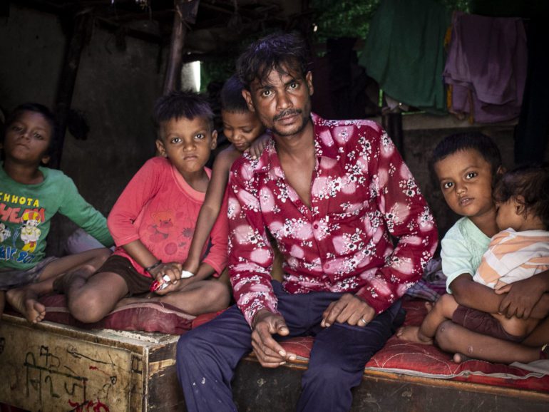 Massive workforce of “ragpickers” keeps New Delhi clean, demands official recognition