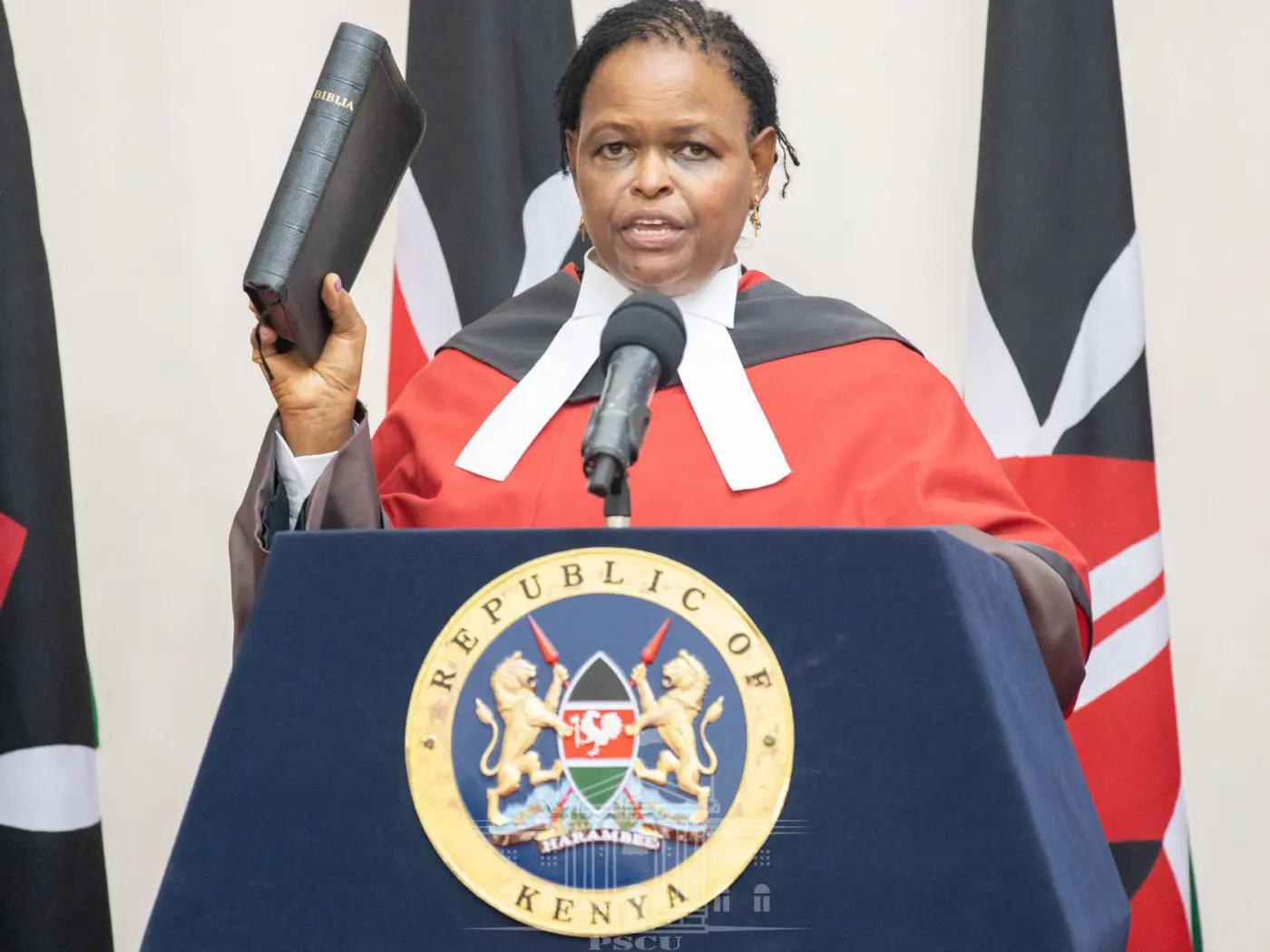 De la granja a la sala de audiencias: conoce a la primera mujer presidenta del Tribunal Supremo de Kenia