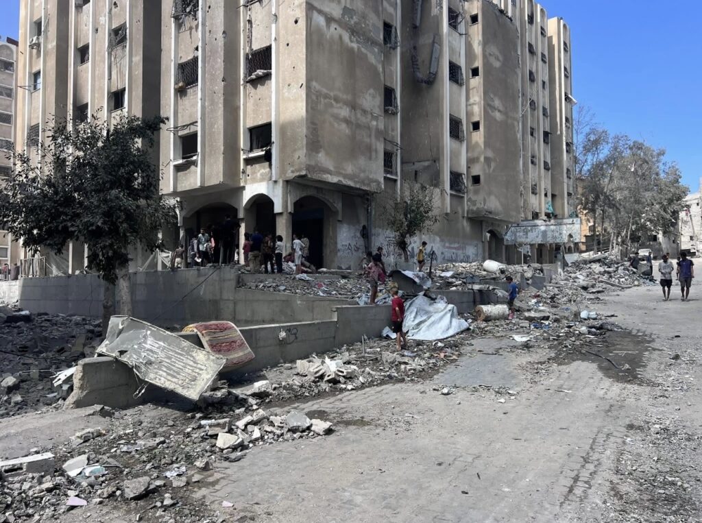 Un edificio del campamento de refugiados Nuseirat, en Gaza, tras un ataque aéreo.