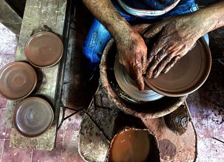Women of Guatajiagua create black clay pottery generations later