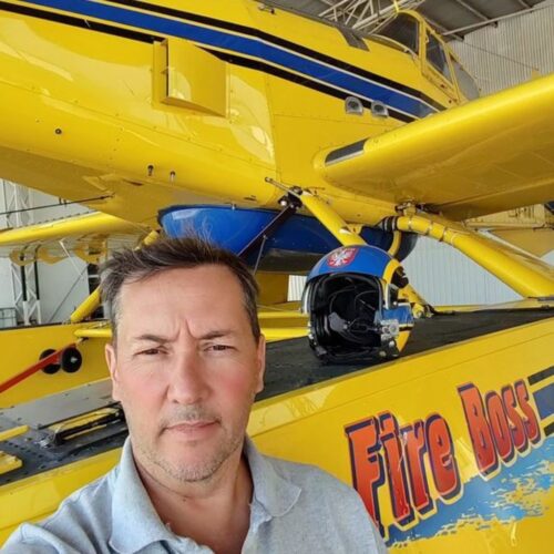 Hydrant plane pilot Pedro Paczkowski