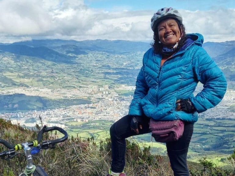 Recorriendo América Latina sobre dos ruedas: mujer salvadoreña busca conquistar 13,000 millas en bicicleta