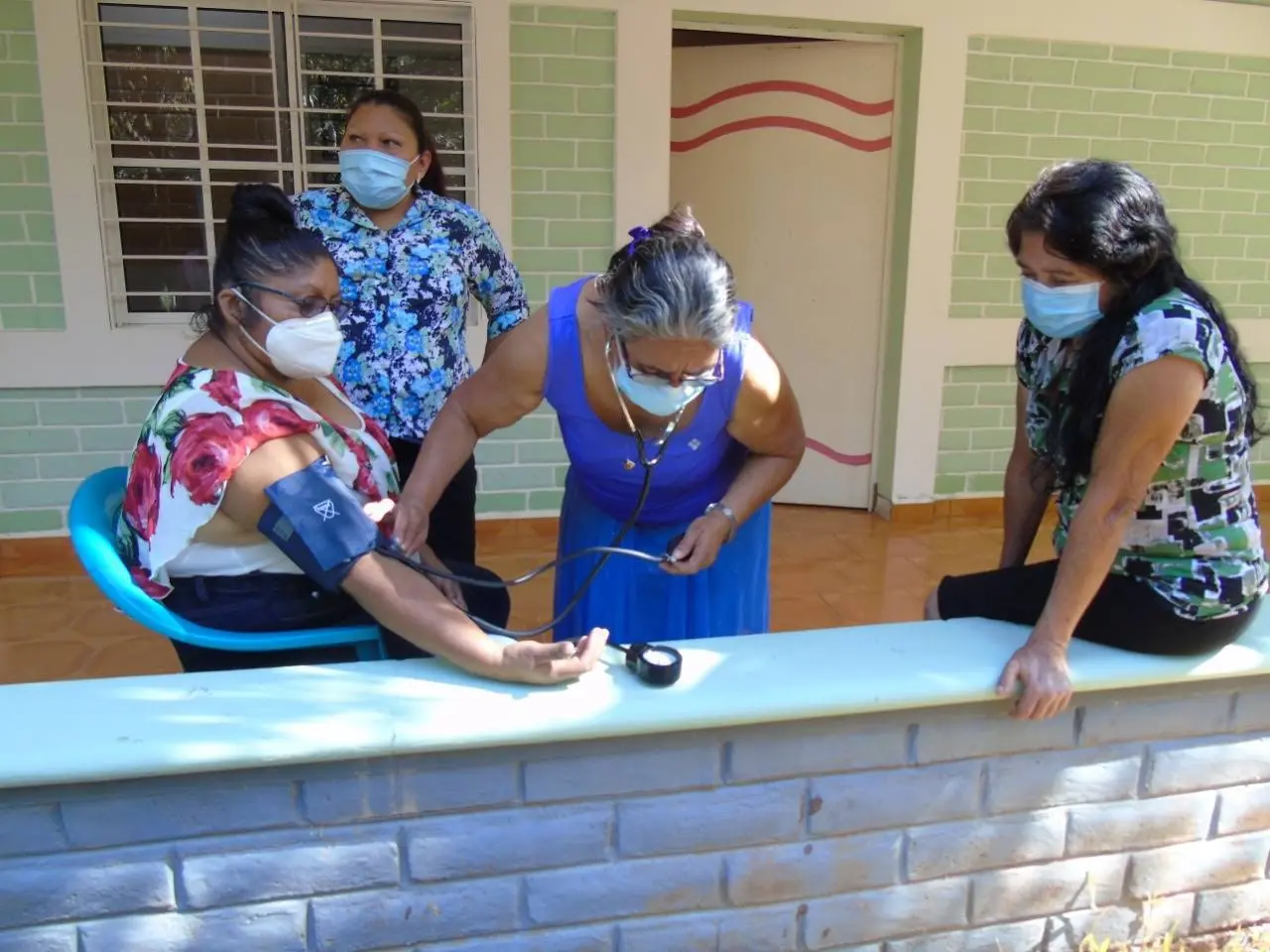 Midwife saves hundreds of women during El Salvadors civil