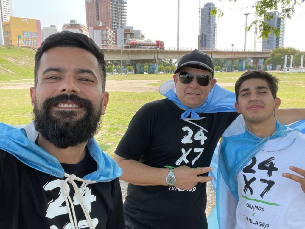 Andrés Valenzuela and fellow volunteers from Casa de Dios Church, in their 