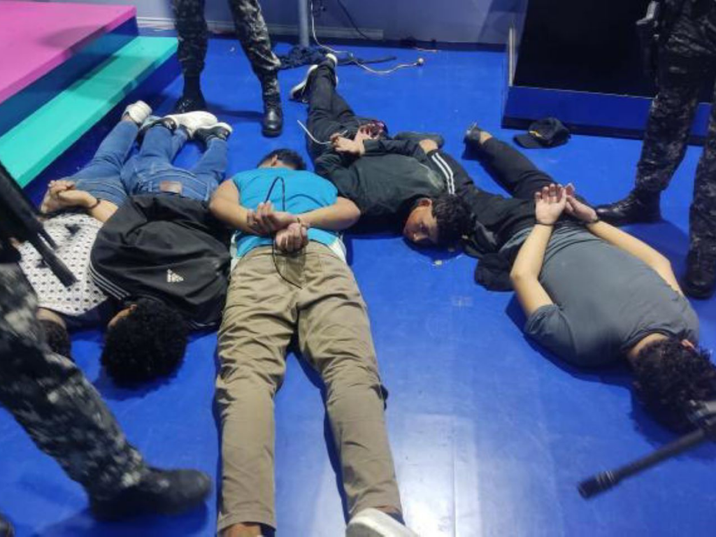 TC Ecuador staff were forced to the ground during the armed attack on the newsroom. | Photo courtesy of Jorge Rendón