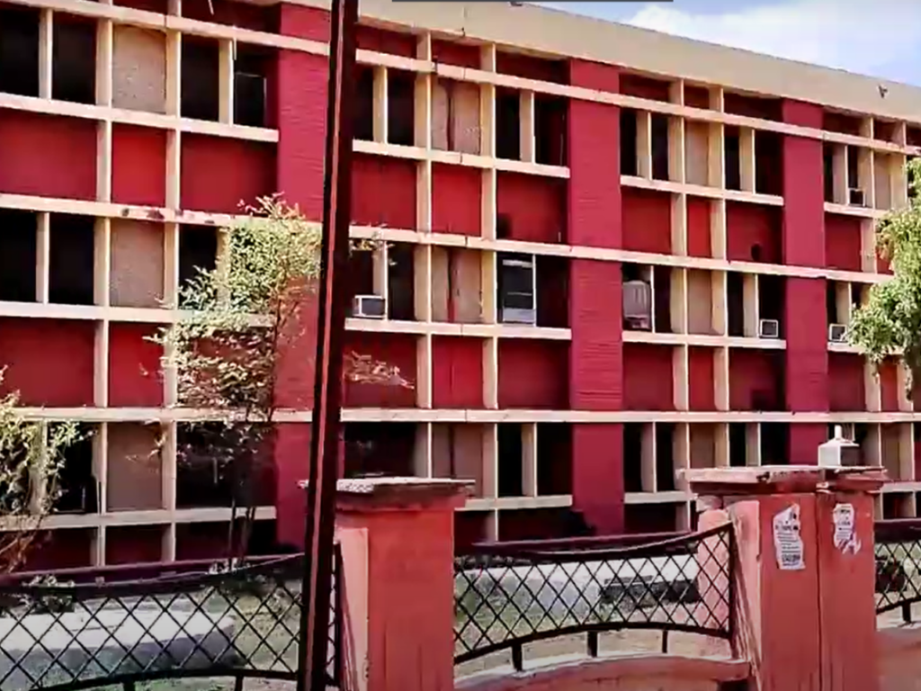 Screenshot from the video Maharani Lakshmibai Medical College Jhansi Campus | Medical College Vlog Jhansi