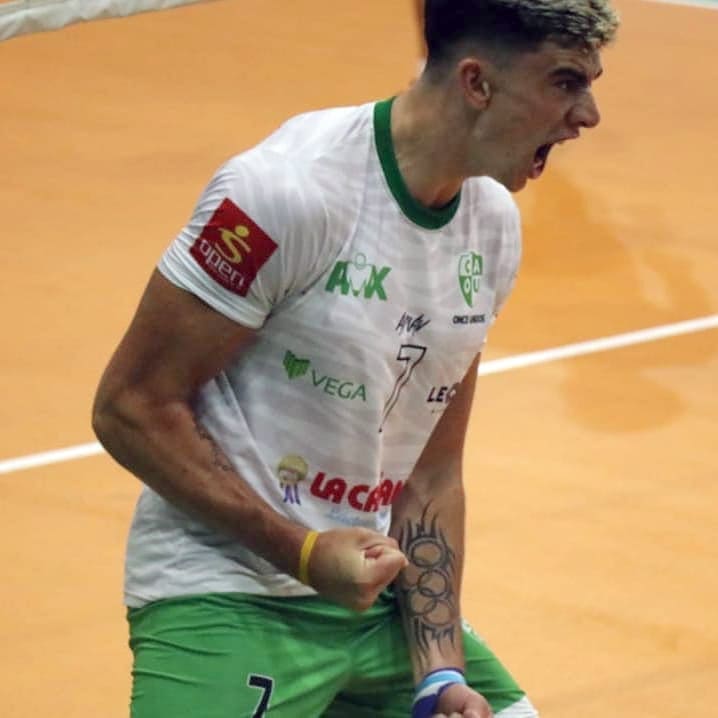 Mauro Zelayeta celebrates a winning point.