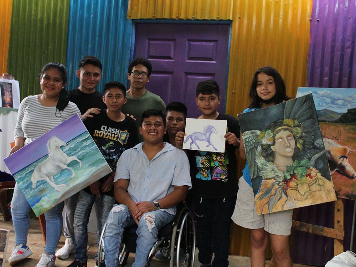Melvin Gomez has been teaching art to children in his community