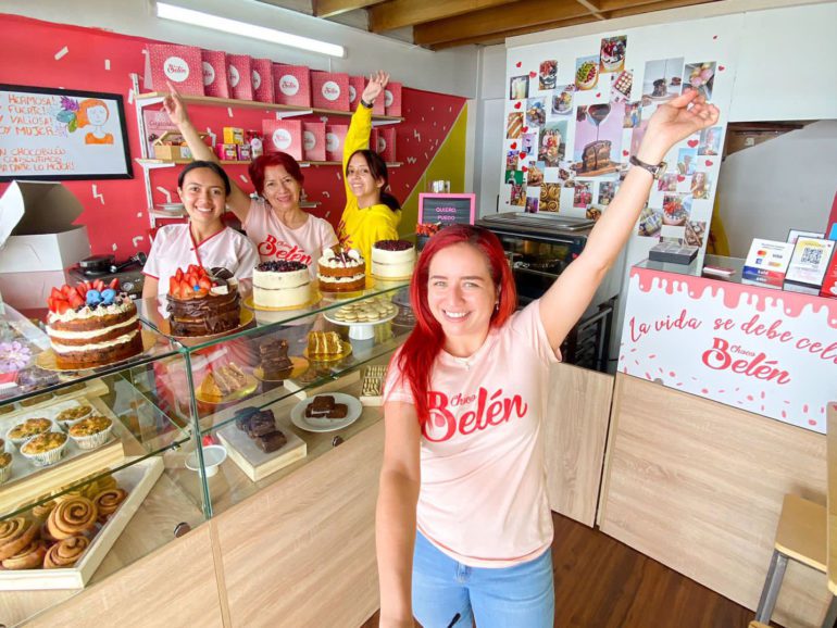 La Reina del Coco abre una tienda de dulces en el extranjero y hace realidad sus sueños chocolateros