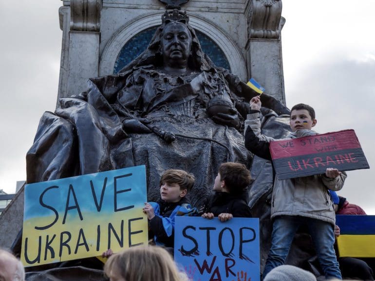 Russian professor leaves homeland, speaks out against War and starts Free University for displaced Russians