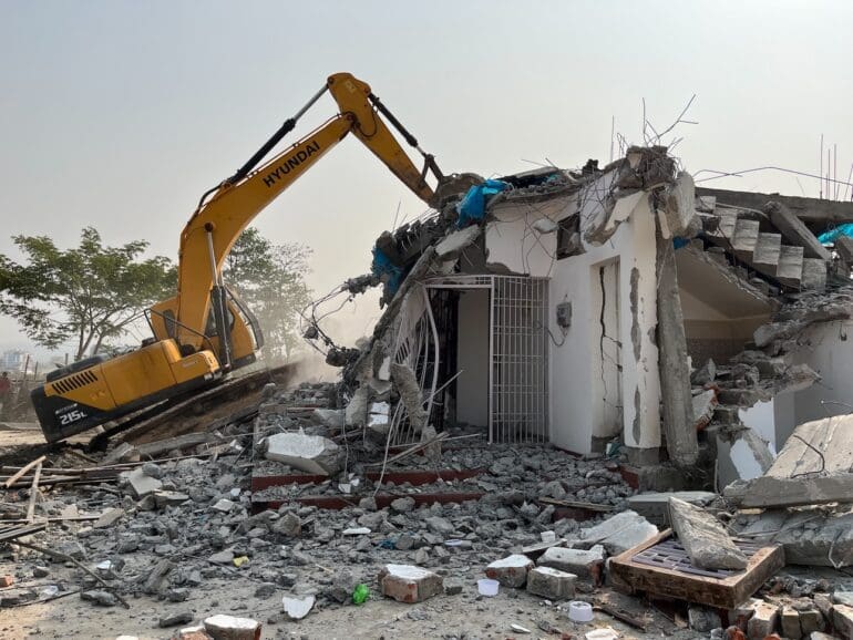 Yemeni family left to sleep on the streets after Saudi government demolished their home