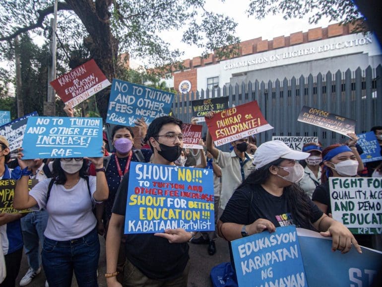 Resurgen las protestas estudiantiles en Filipinas: la universidad se queda sin electricidad durante un mes y pide prestados fondos para pagar a los profesores