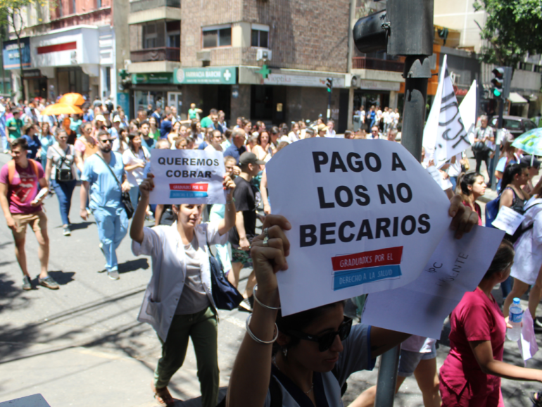 Doctors and residents in Argentina up in arms, protests swell every month