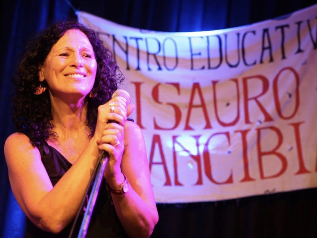Following her own tragic life, Susana founded a school to help Argentinians access free education, art classes, job training, and other assistance, many of whom are unhoused. Over 800 students and 150 workers take part today.