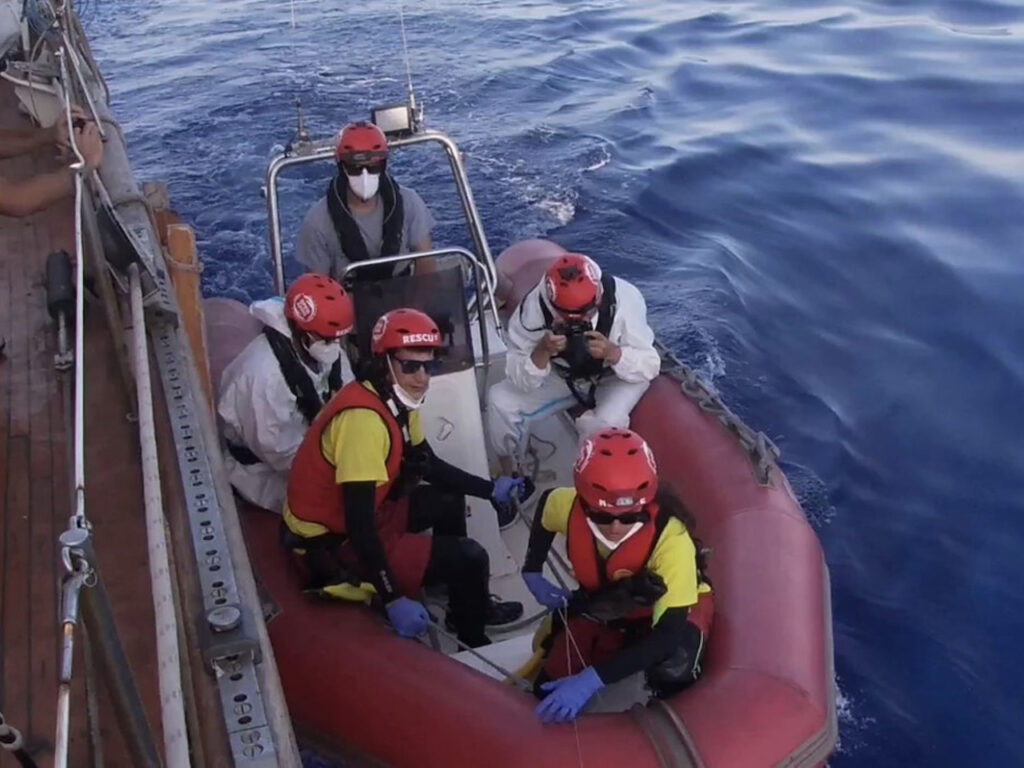 The Open Arms Organisation partakes in many rescue missions across the Mediterranean sea, saving the lives of migrants who risk drowning after embarking on dangerous routes. Every year, a large number of migrants die crossing the Mediterranean Sea. The authorities count the bodies of thousands of people that ran away from the dangers they face in their home countries, hoping for a better life. 