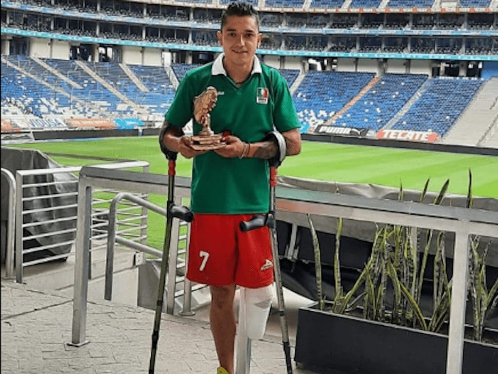 Hugo Carabes, futbolista amputado profesional. | Hugo Carabes