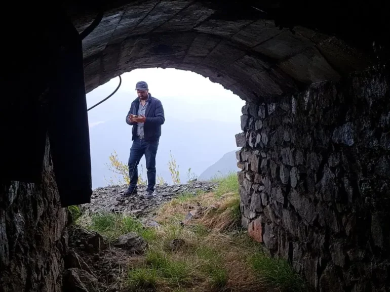 Minero en Albania herido en explosión, despedido después de organizar sindicatos